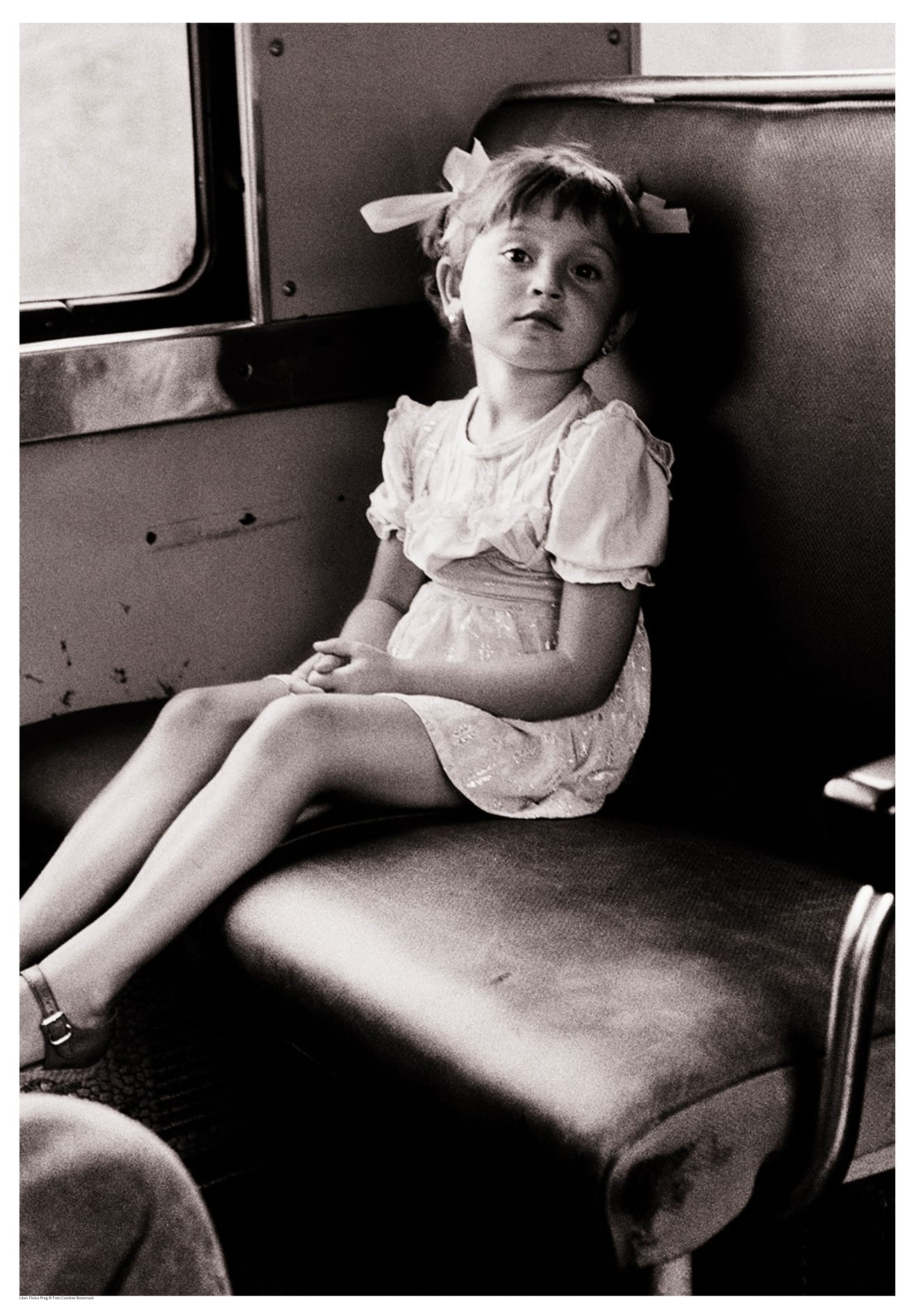 Liten Flicka Prag © Foto Caroline Roosmarkalla poster Liten-Flicka-Prag Poster