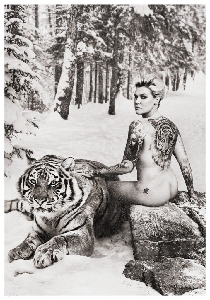 Mia Skäringer med Tiger svartvit Poster